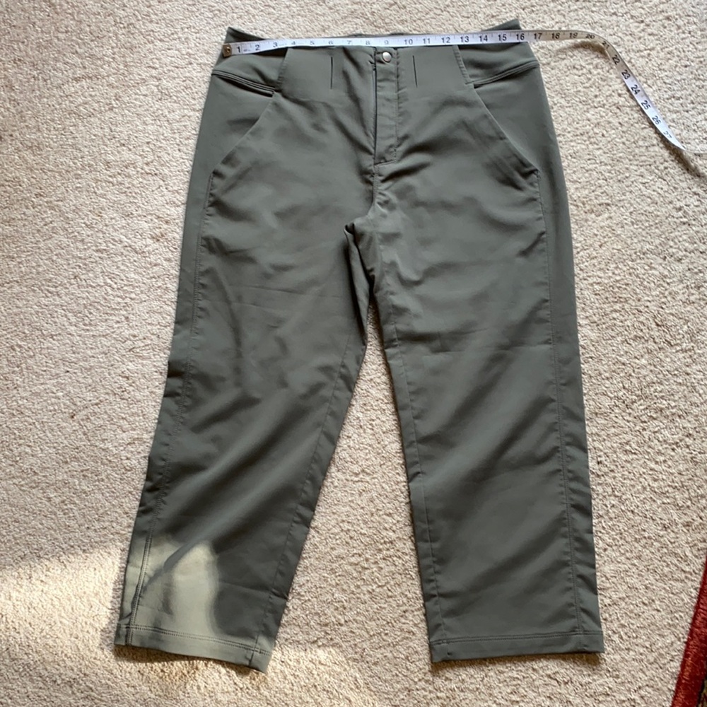 Nau women’s cropped pants